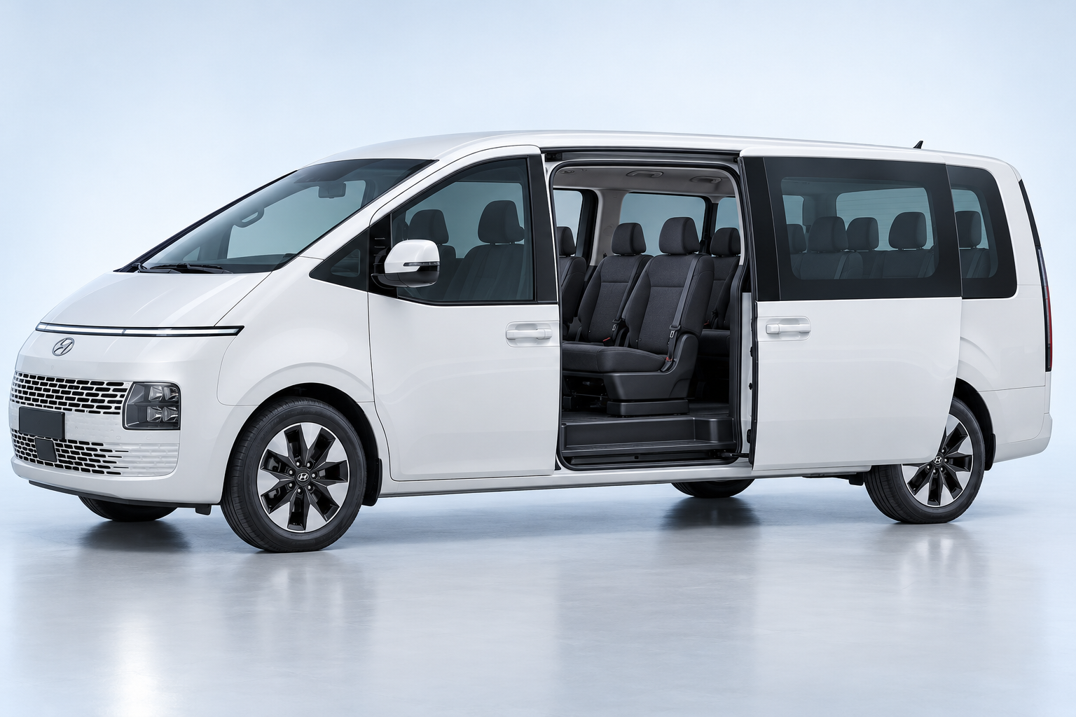 Imagen referencial de un minibús Hyundai Staria para traslado de pasajeros